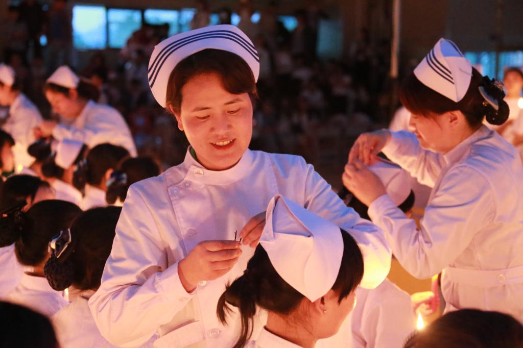护理系隆重举行纪念5.12国际护士节暨护生授帽仪式