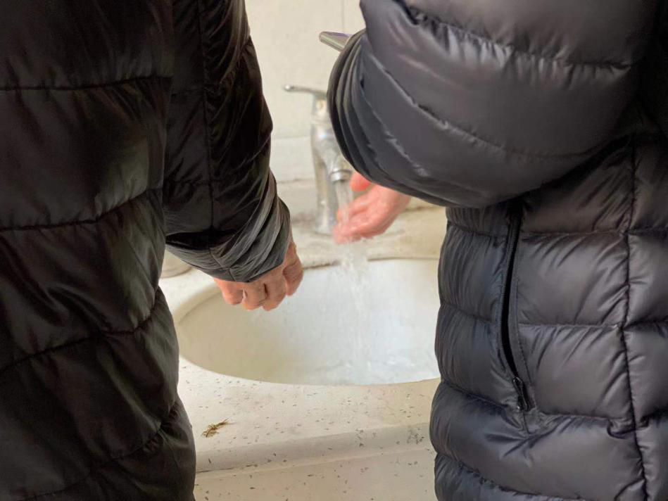 测试热水出水效果