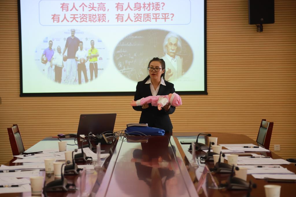 教师现场讲课风采