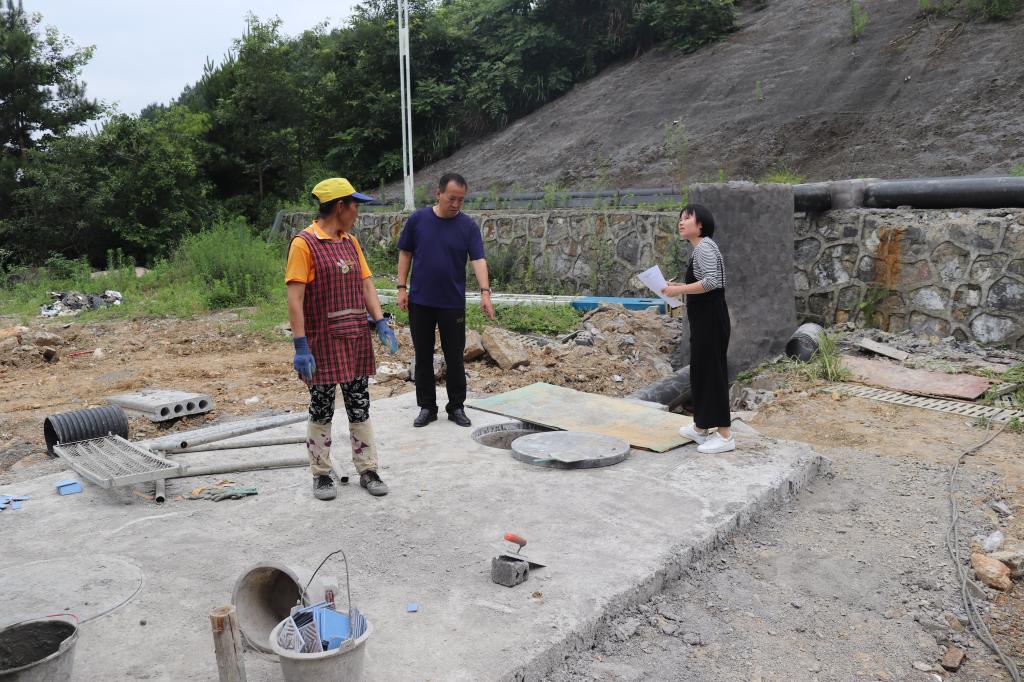 检查实验动物中心排污池建设情况